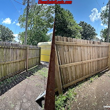 Cedar-Fence-Cleaning-in-Valley-Park-MO-Gentle-Soft-Wash-Results 0